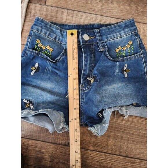 Romwe Embroidered Bees Flowers Spring Denim Shorts Womens 2 XSMALL - Picture 6 of 9